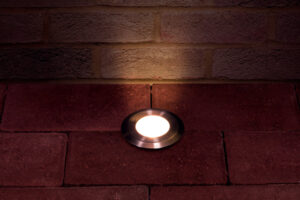 Ground & Drive Over - Integral Outdoor In Ground Uplight With H2O Stop IP67 290Lm 4.5W 3000K Uplight 35? Stainless Steel (ILGDA002)
