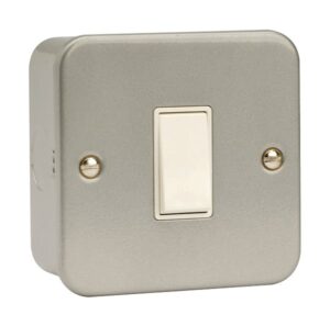 Click Scolmore - Click Metal Clad 1 Gang Intermediate 10Ax Switch (CL025)