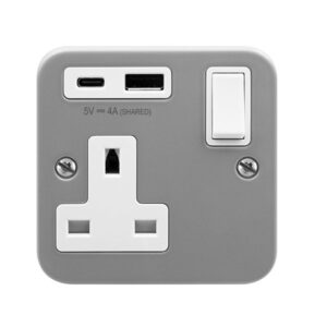 Click Scolmore - Click Metal Clad Metal Clad 13A 1 Gang Switched Safety Shutter Socket Outlet With Type A & C Usb (4A) Outlets (CL785)