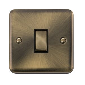 Click Scolmore - Click Deco Plus 10Ax Ingot 1 Gang Intermediate Plate Switch (DPAB425BK)