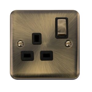 Click Scolmore - Click Deco Plus 13A Ingot 1 Gang Dp Switched Socket (DPAB535BK)