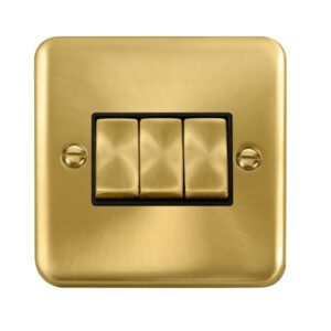 Click Scolmore - Click Deco Plus 10Ax Ingot 3 Gang 2 Way Plate Switch (DPSB413BK)