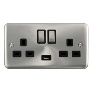 Click Scolmore - Click Deco Plus 13A Ingot 2 Gang Switched Sockets With 2.1A Usb Outlet (Twin Earth) (DPSC570BK)