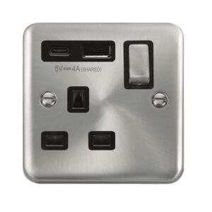 Click Scolmore - Click Deco Plus Ingot 13A 1 Gang Switched Safety Shutter Socket Outlet With Type A & C Usb (4A) Outlets Satin Chrome Black Inserts (DPSC585BK)