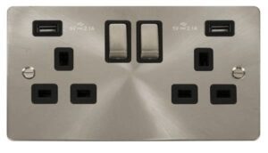 Click Scolmore - Click Define 13A Ingot 2 Gang Switched Socket With Twin 2.1A Usb Outlets (4.2A) (Twin Earth) (FPBS580BK)