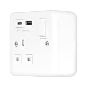 Click Metal Clad Pro 13A 1G Safety Shutter Switched Socket Outlet With Type A & C Usb (4A Shared) Outlets Polar White