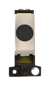 Click Scolmore - Click MiniGrid 20A Ingot Flex Outlet Module Black- Satin Chrome (MD017BKSC)