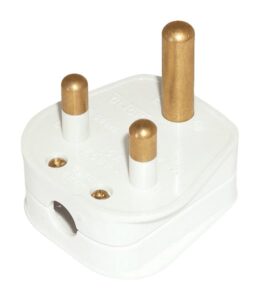 Click Essentials 5A Round Pin Plug White