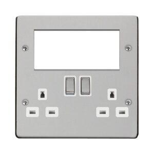 Click Scolmore - Click Deco 2 Gang 3 Pin Safety Shutter Switched Socket With Quad New Media Apertures (VPCH604WH)