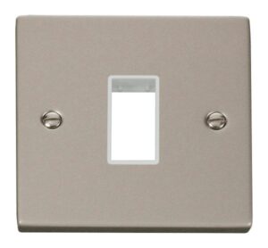 Click Scolmore - Click Deco 1 Gang Plate Single Aperture White (VPPN401WH)