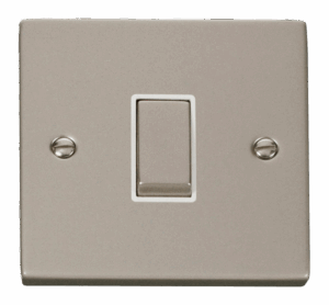 Click Scolmore - Click Deco 1 Gang Intermediate Ingot 10Ax Switch White (VPPN425WH)