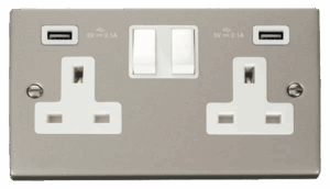 Click Scolmore - Click Deco 13A 2 Gang Switched Socket With Twin 2.1A Usb Outlets (4.2A) (Twin Earth) (VPPN780WH)