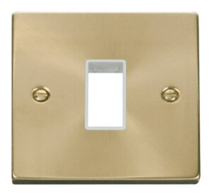 Click Scolmore - Click Deco 1 Gang Plate Single Aperture White (VPSB401WH)