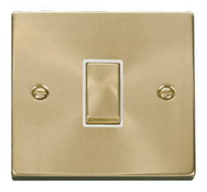 Click Scolmore - Click Deco 1 Gang Intermediate Ingot 10Ax Switch White (VPSB425WH)