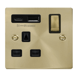 Click Scolmore - Click Deco Deco Ingot 13A 1 Gang Switched Safety Shutter Socket Outlet With Type A & C Usb (4A) Outlets Satin Brass Black Inserts (VPSB585BK)
