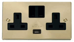 Click Scolmore - Click Deco 13A 2G Switched Socket With 2.1A Usb Outlet Black (VPSB770BK)