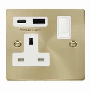 Click Scolmore - Click Deco Deco Non Ingot 13A 1 Gang Switched Safety Shutter Socket Outlet With Type A & C Usb (4A) Outlets Satin Brass White Inserts (VPSB785WH)