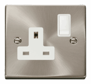 Click Scolmore - Click Deco 1 Gang 13A Dp Switched Socket Outlet White (VPSC035WH)