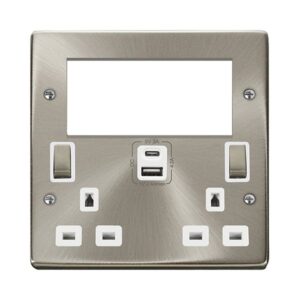 Click Scolmore - Click Deco 2 Gang 3 Pin Safety Shutter Type A & C Usb Switched Socket With Quad New Media Apertures (VPSC684WH)
