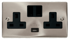 Click Scolmore - Click Deco 13A 2G Switched Socket With 2.1A Usb Outlet Black (VPSC770BK)