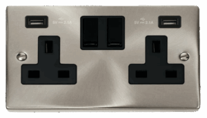 Click Scolmore - Click Deco 13A 2 Gang Switched Socket With Twin 2.1A Usb Outlets (4.2A) (Twin Earth) (VPSC780BK)