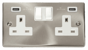 Click Scolmore - Click Deco 13A 2 Gang Switched Socket With Twin 2.1A Usb Outlets (4.2A) (Twin Earth) (VPSC780WH)