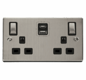 Click Scolmore - Click Deco 2G 13A Switch Skt 4.2A A&C Usb Ingot Vpss Bk (VPSS586BK)