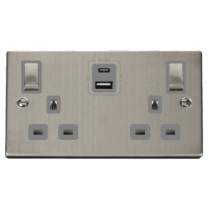 Click Scolmore - Click Deco 13A Ingot 2 Gang Switched Safety Shutter Socket Outlet With Type A & C Usb (4.2A) Outlets (VPSS586GY)