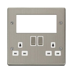 Click Scolmore - Click Deco 2 Gang 3 Pin Safety Shutter Switched Socket With Quad New Media Apertures (VPSS604WH)