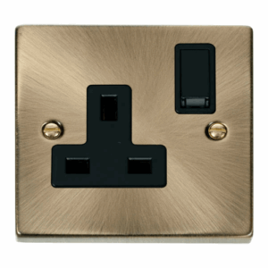Click Scolmore - Click Deco 1 Gang 13A Dp Switched Socket Outlet Black (VPAB035BK)