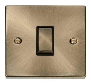 Click Scolmore - Click Deco 1 Gang 2 Way Ingot 10Ax Switch Black (VPAB411BK)