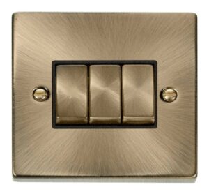 Click Scolmore - Click Deco 3 Gang 2 Way Ingot 10Ax Switch Black (VPAB413BK)