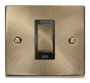 Click Scolmore - Click Deco Ingot 1 Gang 45A Dp Switch Black (VPAB500BK)