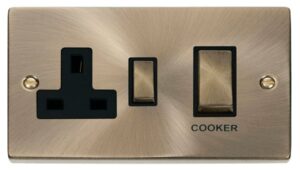 Click Scolmore - Click Deco Ingot 45A Dp Switch 13A Switched Socket Black (VPAB504BK)