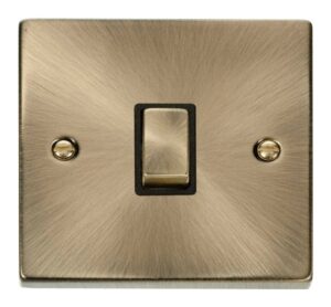 Click Scolmore - Click Deco 20A 1 Gang Dp Ingot Switch Black (VPAB722BK)