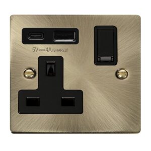 Click Scolmore - Click Deco Deco Non Ingot 13A 1 Gang Switched Safety Shutter Socket Outlet With Type A & C Usb (4A) Outlets Antique Brass Black Inserts (VPAB785BK)