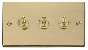 Click Scolmore - Click Deco 3 Gang 2 Way 10Ax Toggle Switch (VPBR423)