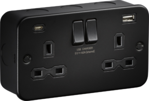 Knightsbridge Metalclad 13A 2G SP Switched Socket /w Dual USB A+C Sand Black